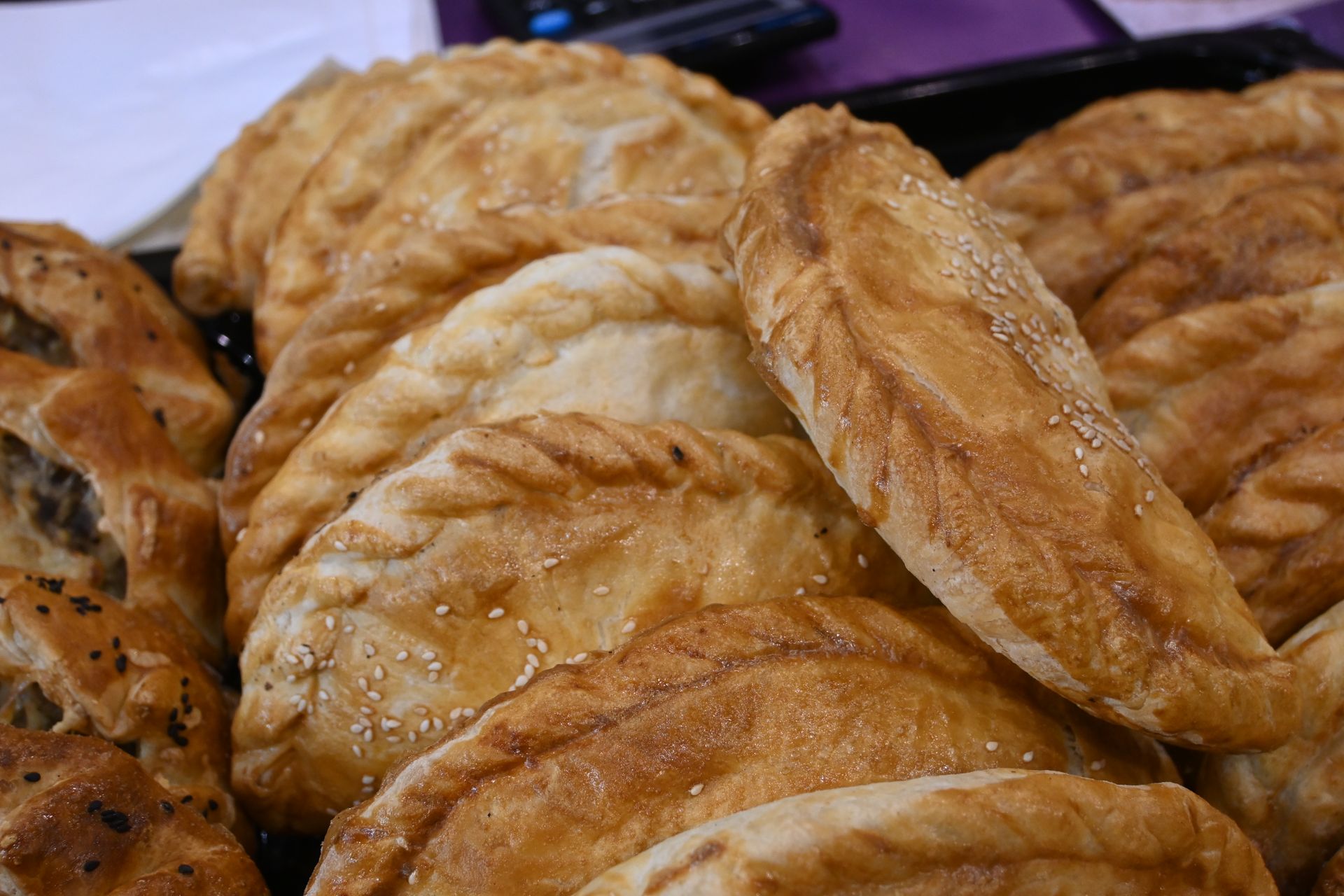 Podbijają jarmarki i stragany. Są chrupiące i już jednym można się porządnie najeść