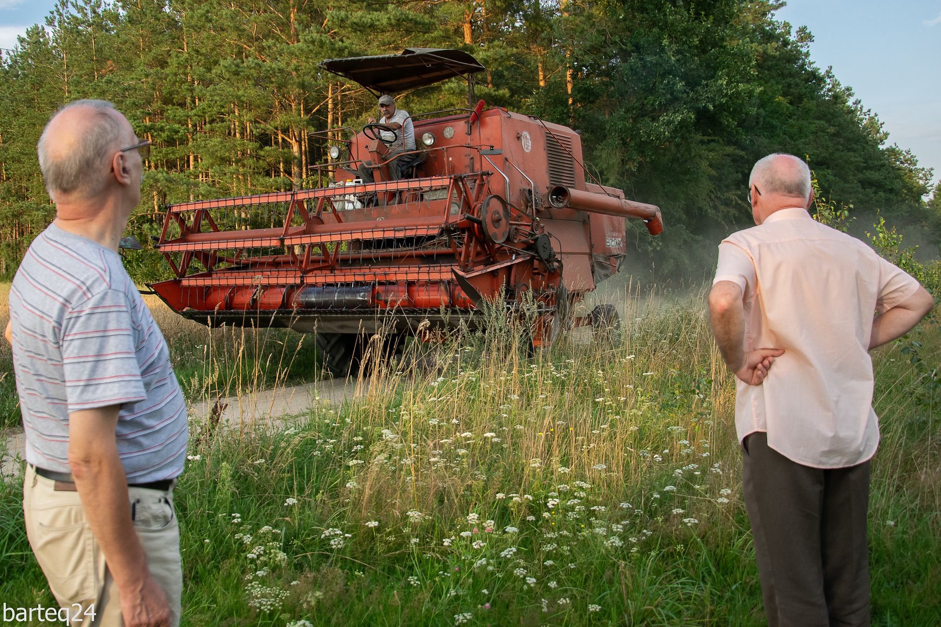 Rolnicy jeżdżą tak, by oszczędzić czas. Grozi za to 30 tys. zł kary