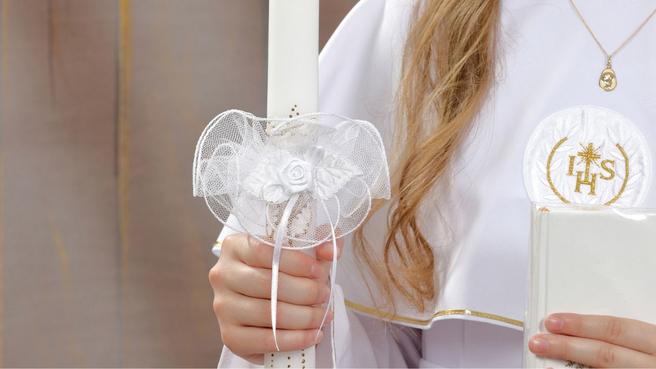 Ile włożyć do koperty na komunię? Tyle dadzą w 2026 r.
