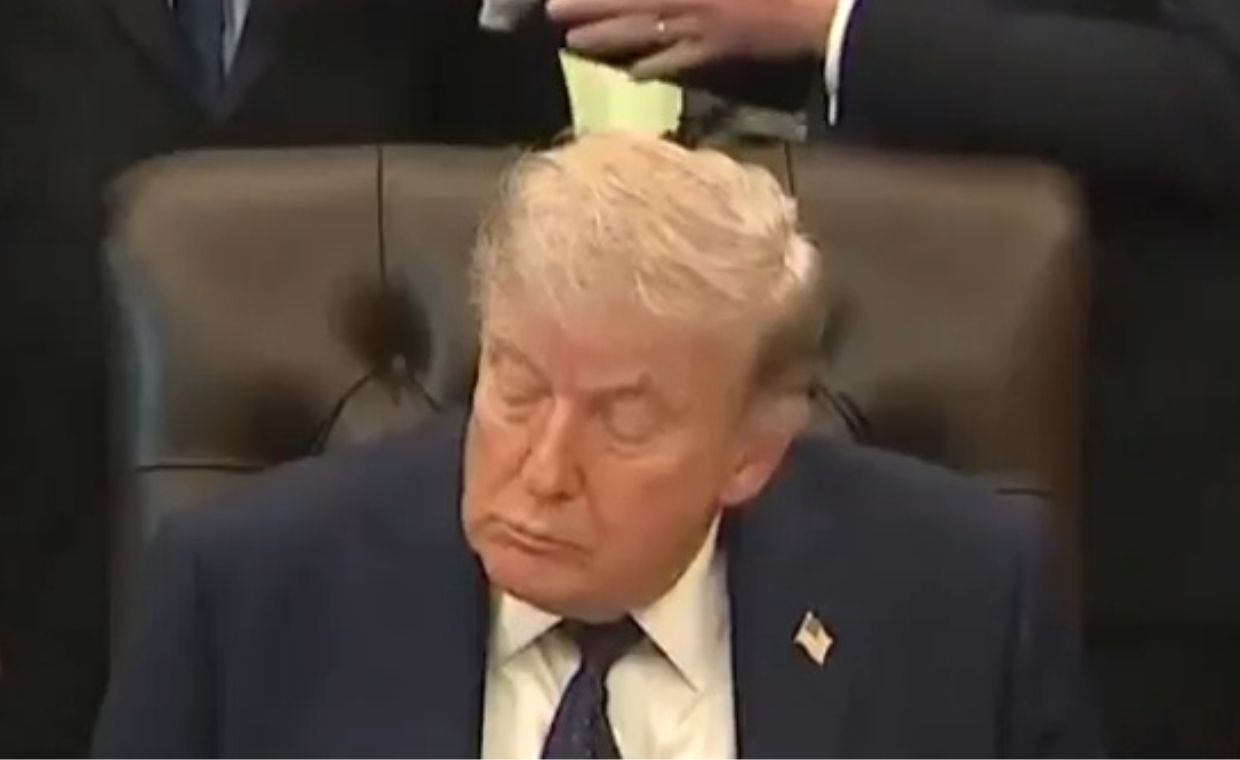 Trump zasnął w Białym Domu. Internet "zapłonął"