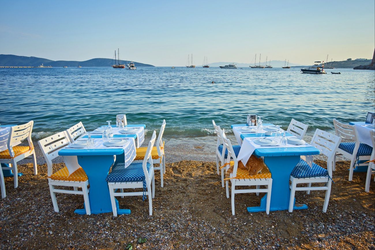 Raj Polaków bez dodatkowych opłat w restauracjach. Już łamią zakaz