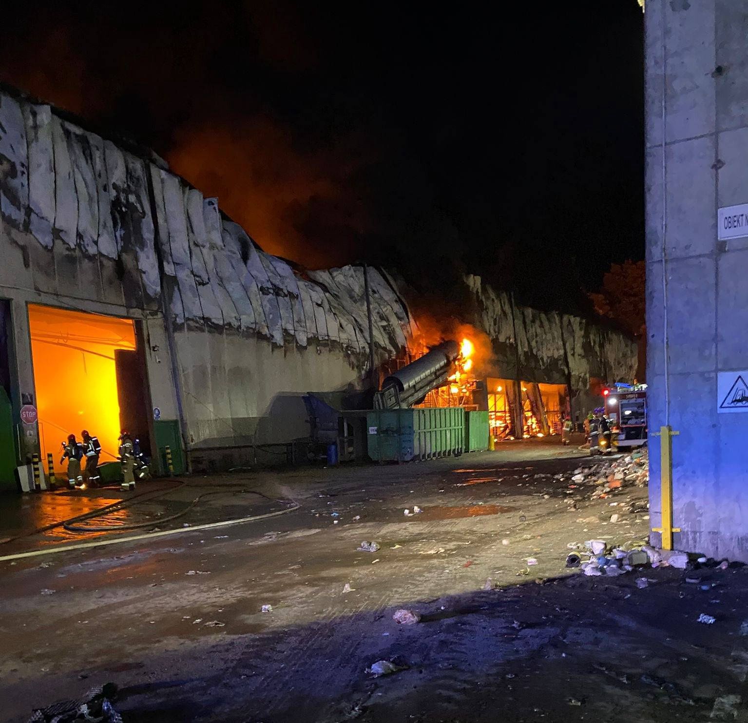 Pożar sortowni odpadów w Elblągu. Jest apel do mieszkańców