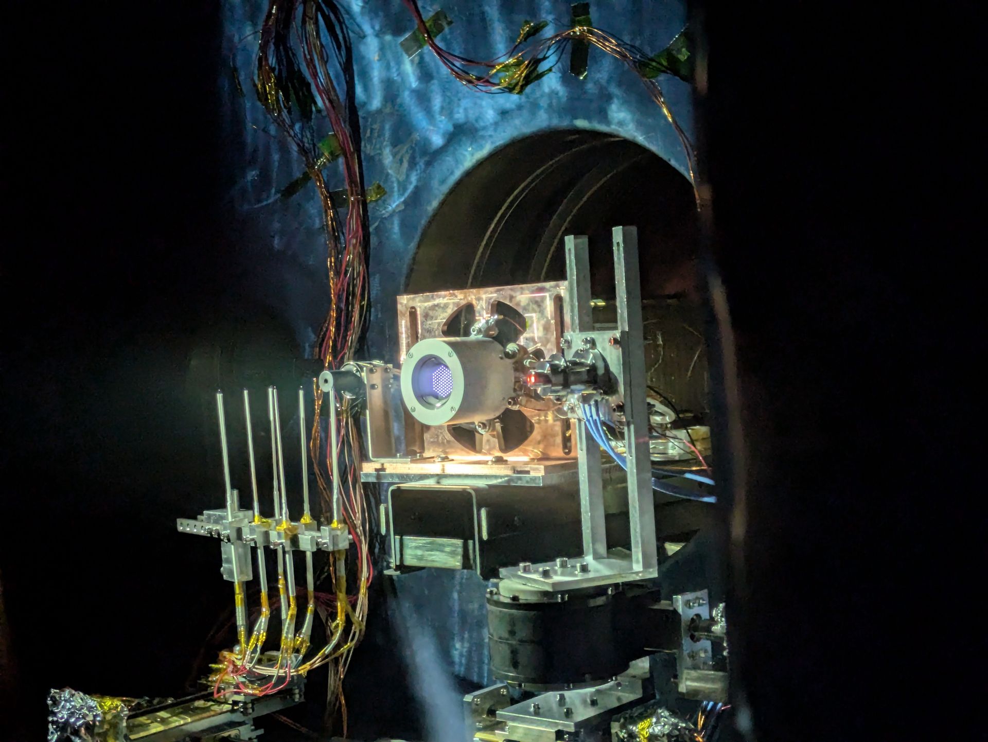 Ma rozmiary walizki. Poleci w otchłań przestrzeni kosmicznej