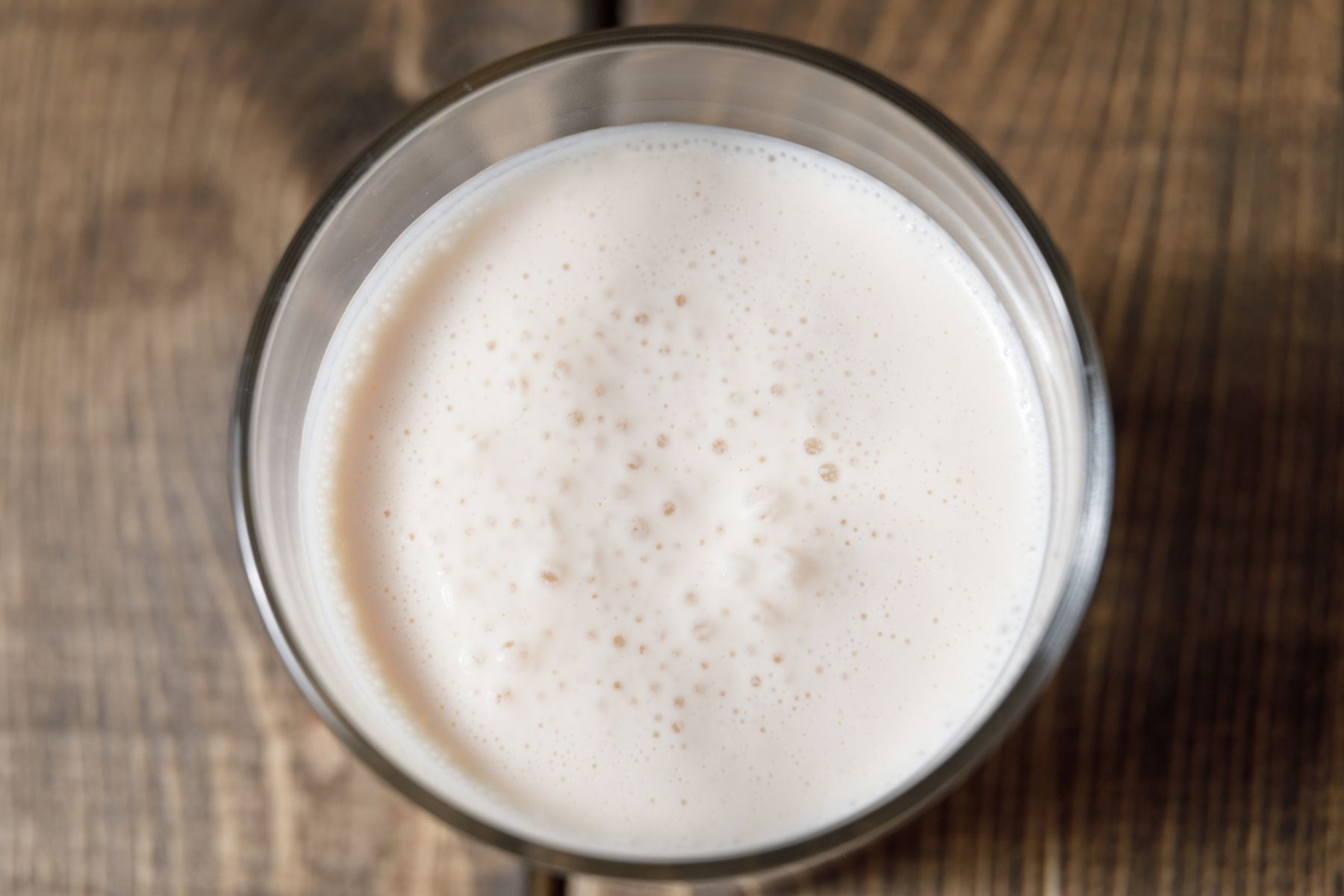 Ile kefiru można wypić w ciągu dnia? Mało kto się nad tym zastanawia, a to wpływa na jelita