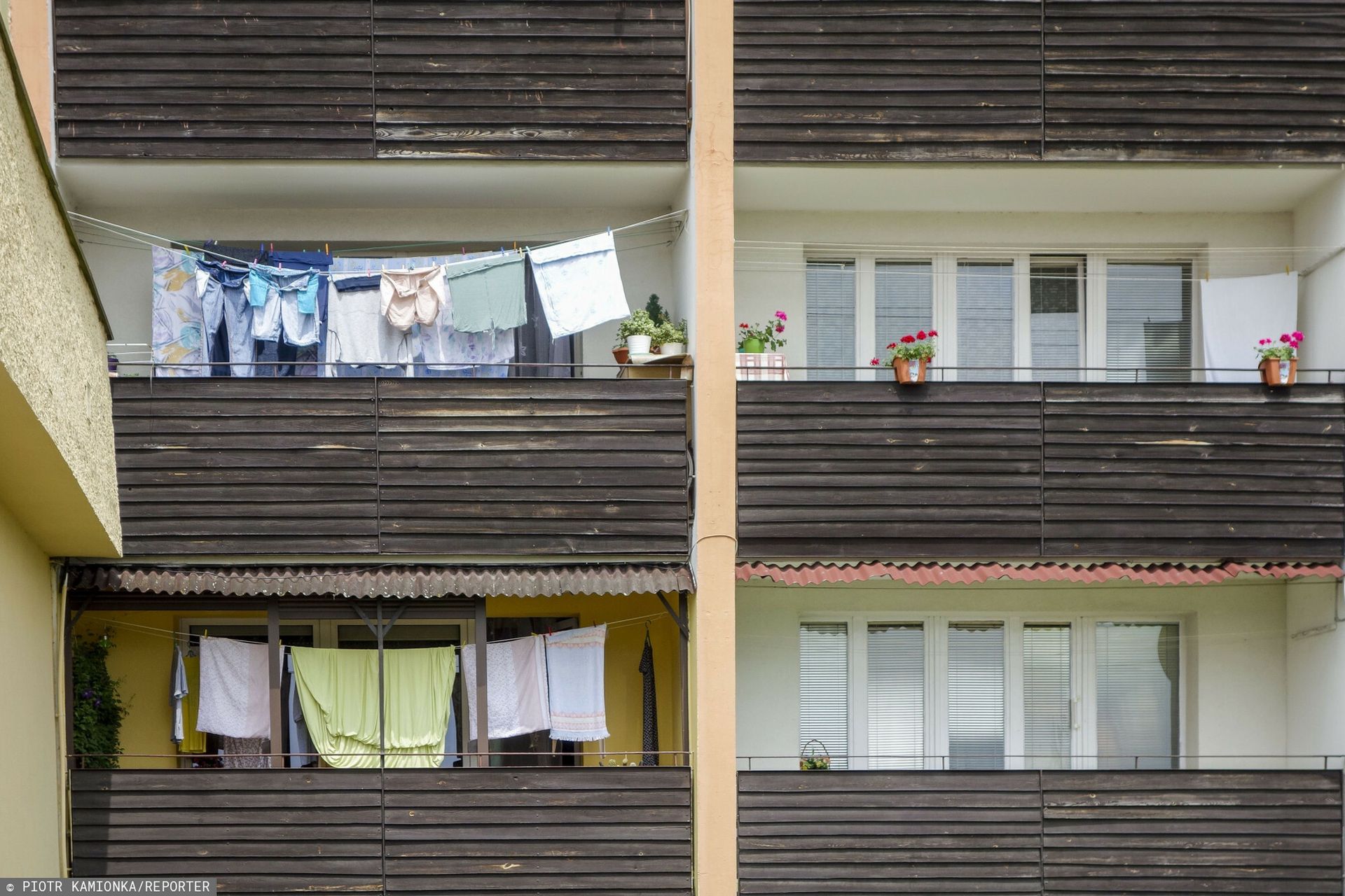 Zabronione na balkonie. Kary za szkody sięgają tysięcy złotych