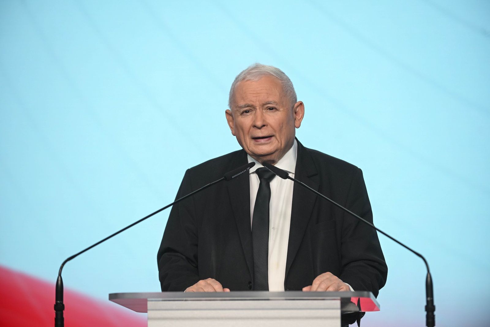 Kaczyński nie wytrzymał remontu. Wiadomo, gdzie zamieszkał