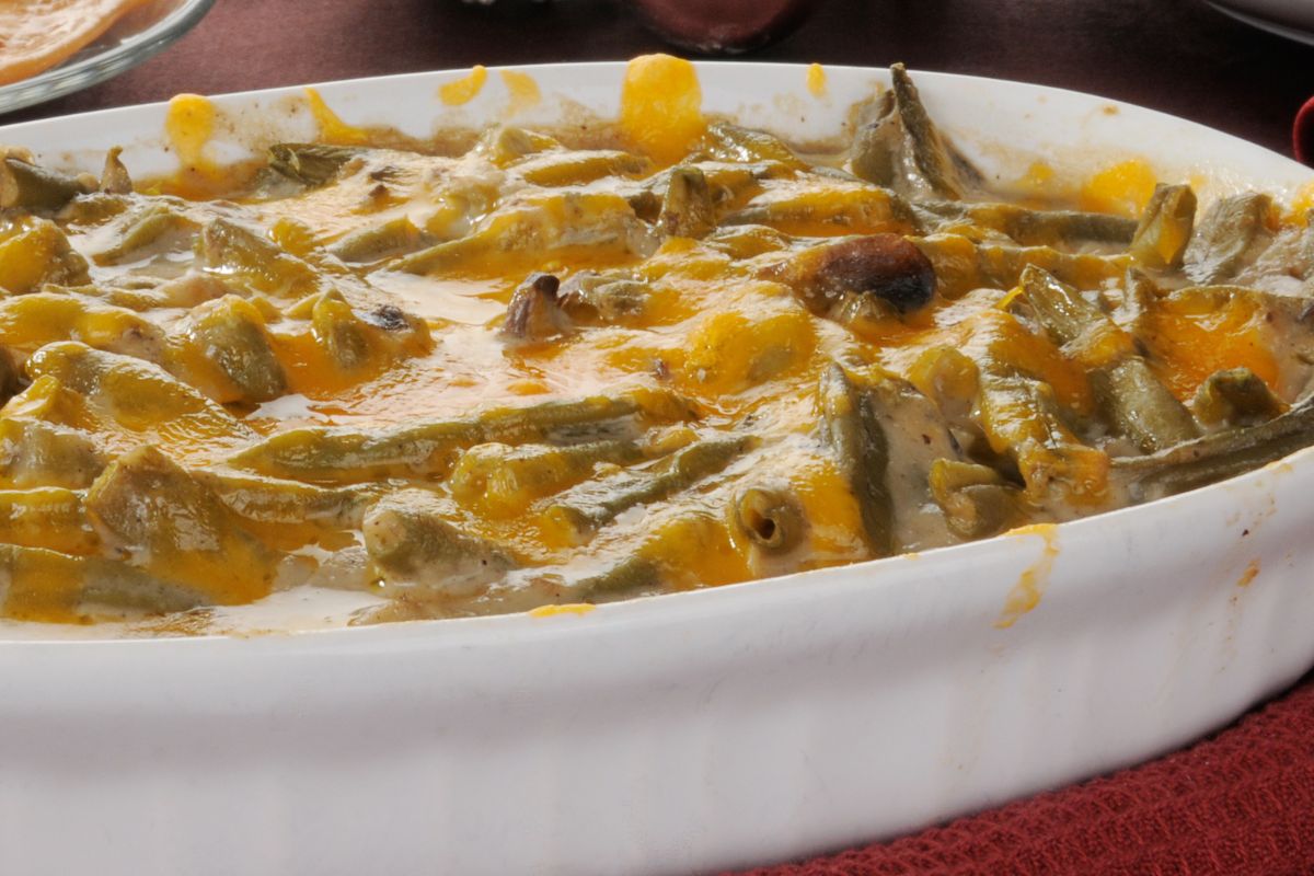 Fasolkę przykrywam pyszną pierzynką i zapiekam. O innych sposobach na szparagówkę nie chcę słyszeć