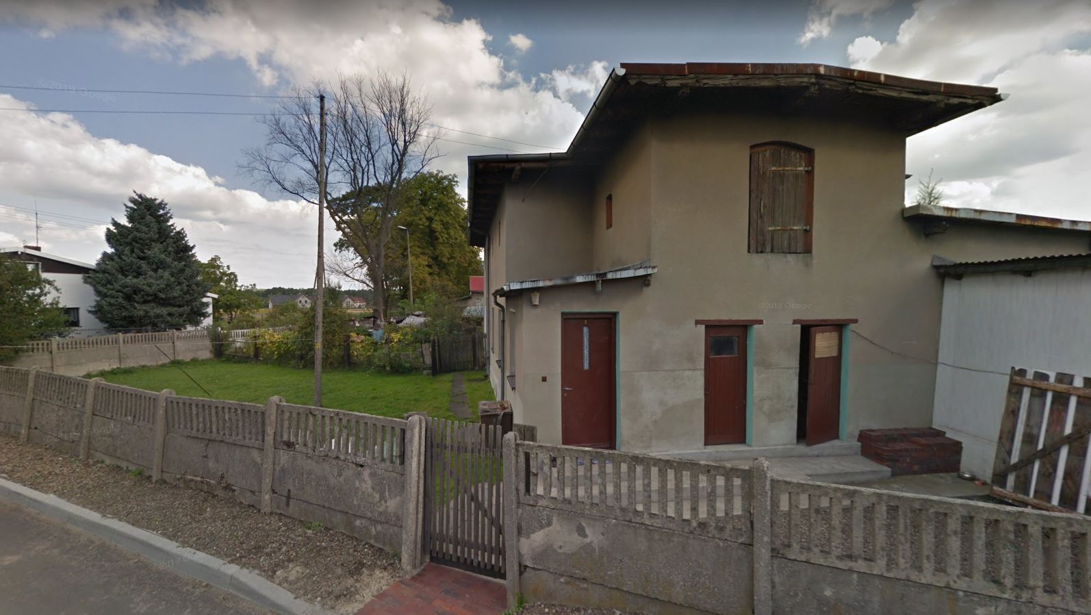 Chcą 95 tys. zł za trzy pokoje. PKP S.A. wyprzedaje nieruchomości