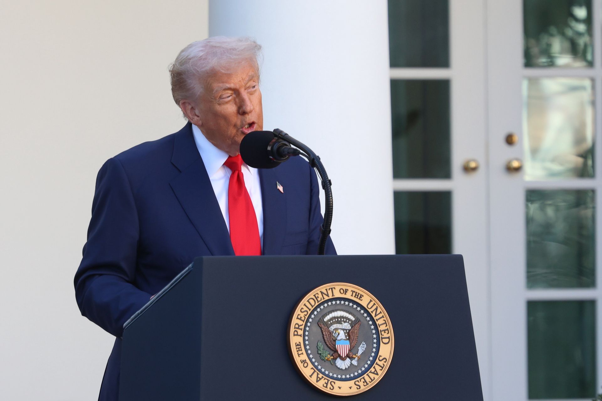 Działo się w nocy. Odznaczenie dla Kirka, brytyjskie myśliwce w Polsce