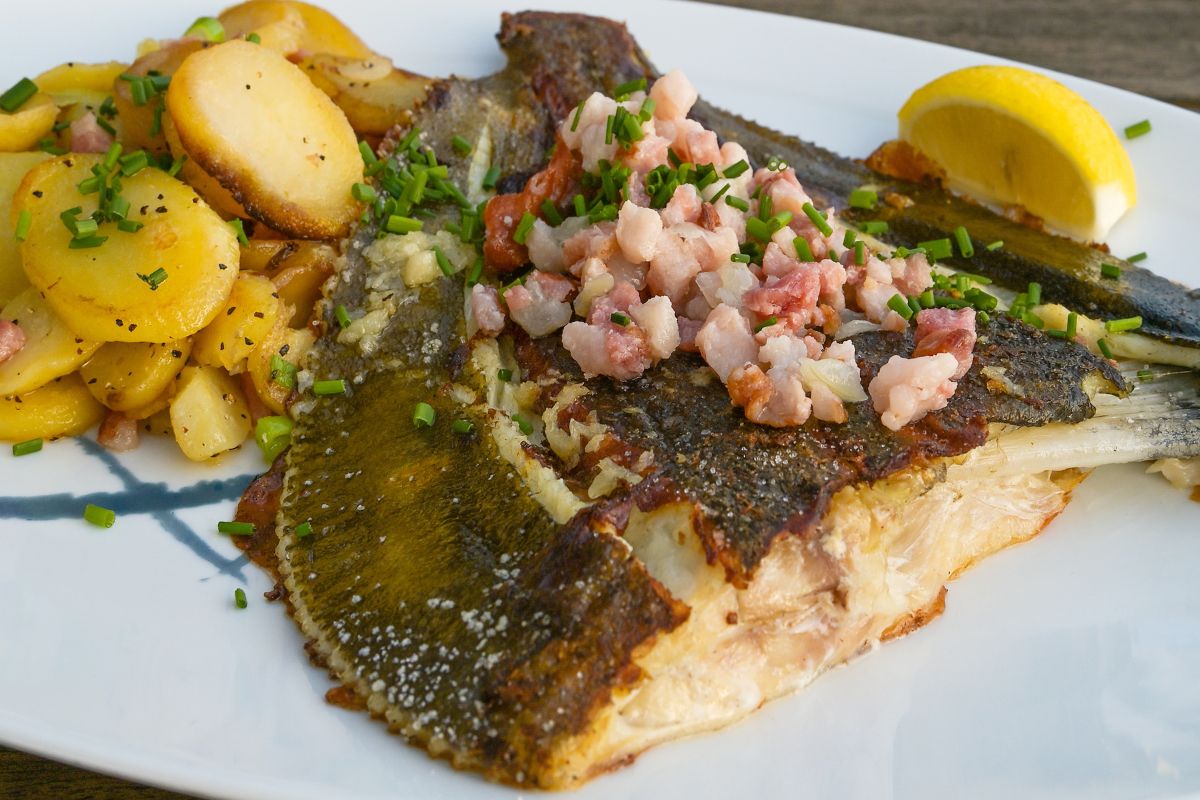 Ta ryba to prawdziwy polski rarytas. Prawie nie ma ości i jest zdrowsza choćby od dorsza, a do tego tańsza