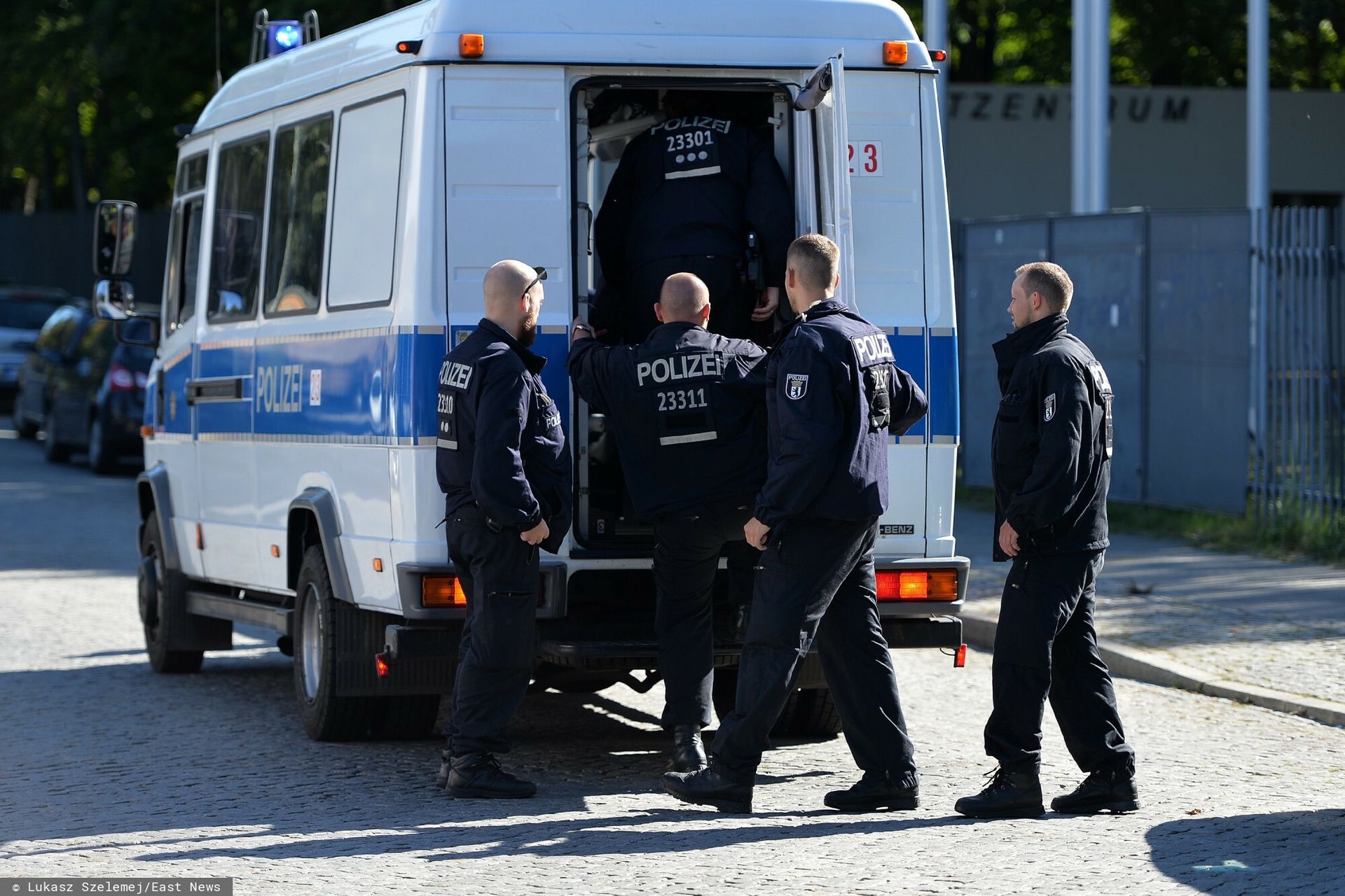 Horror na ulicach Berlina. Biegał z maczetą po mieście