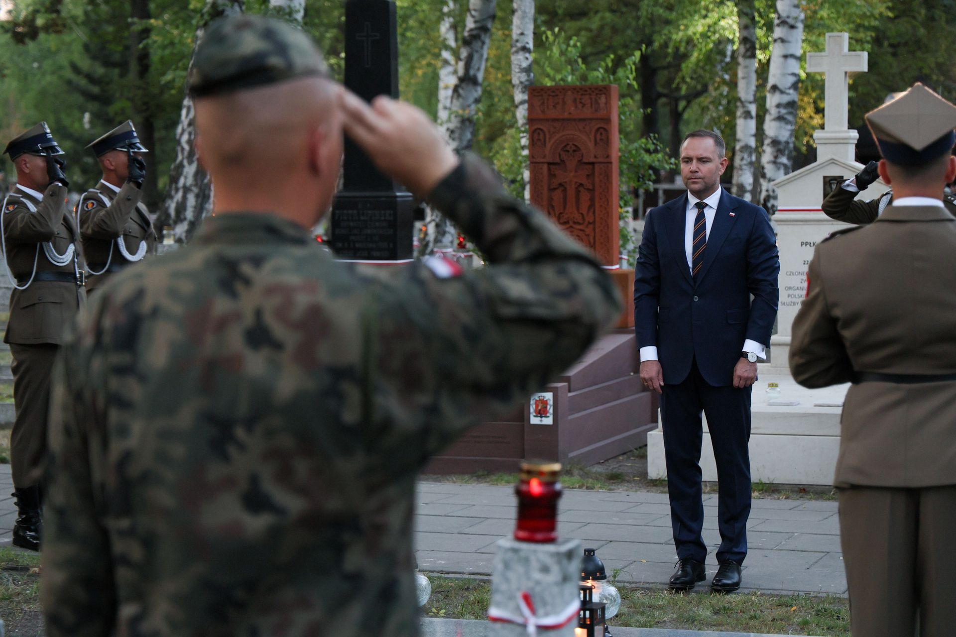 Hołd dla bohaterów. Politycy na Powązkach uczcili rocznicę Bitwy Warszawskiej 1920 roku