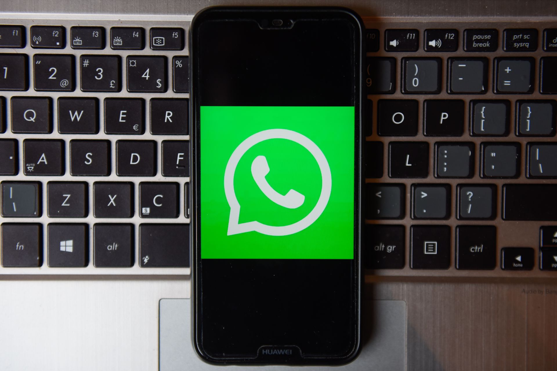 WhatsApp zyska nową opcję: pytania na kanałach