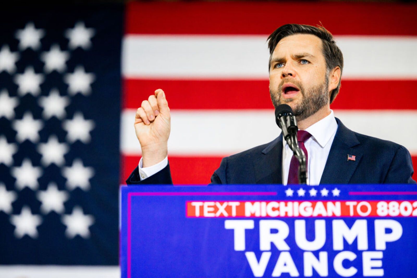 Vance tłumaczy się z wysokich cen benzyny. "Za granicą odczuwają to o wiele gorzej"