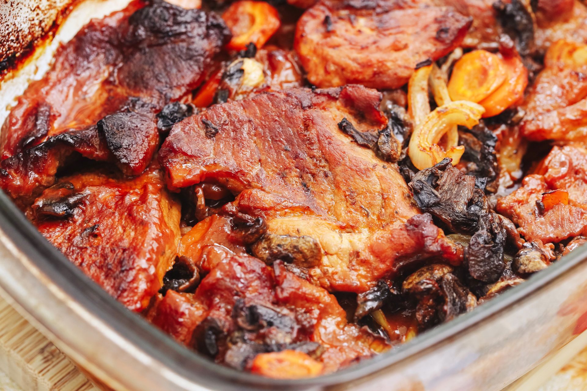 Na długi weekend piekę karkówkę w kapuście kiszonej. Idealna na zjazd rodzinny