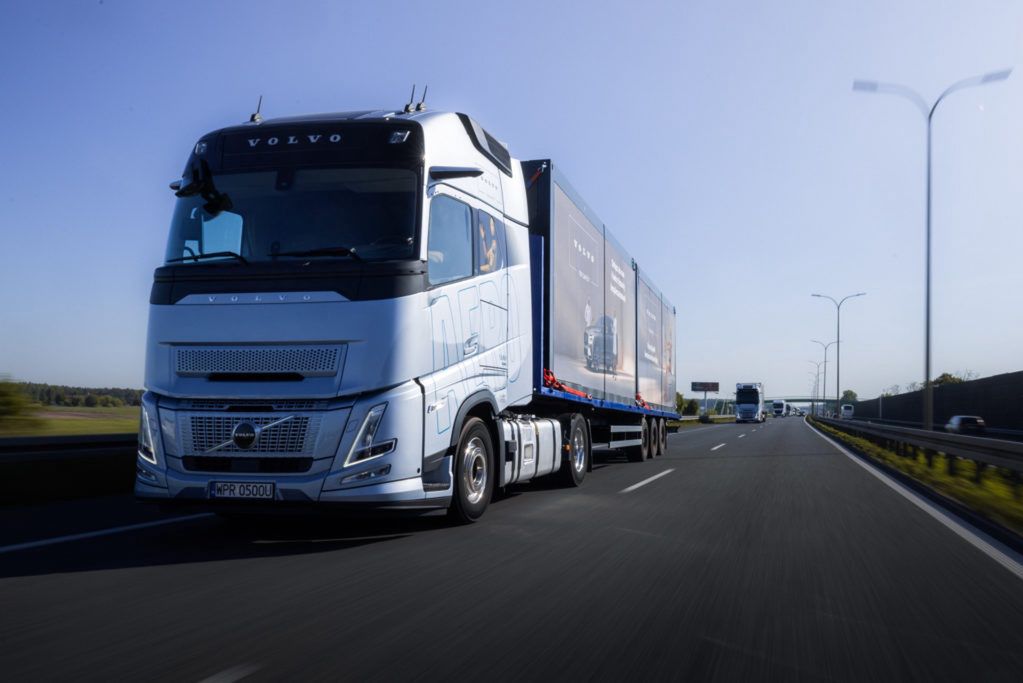 Konwój Volvo rusza w Polskę. Wiemy, gdzie się pojawi