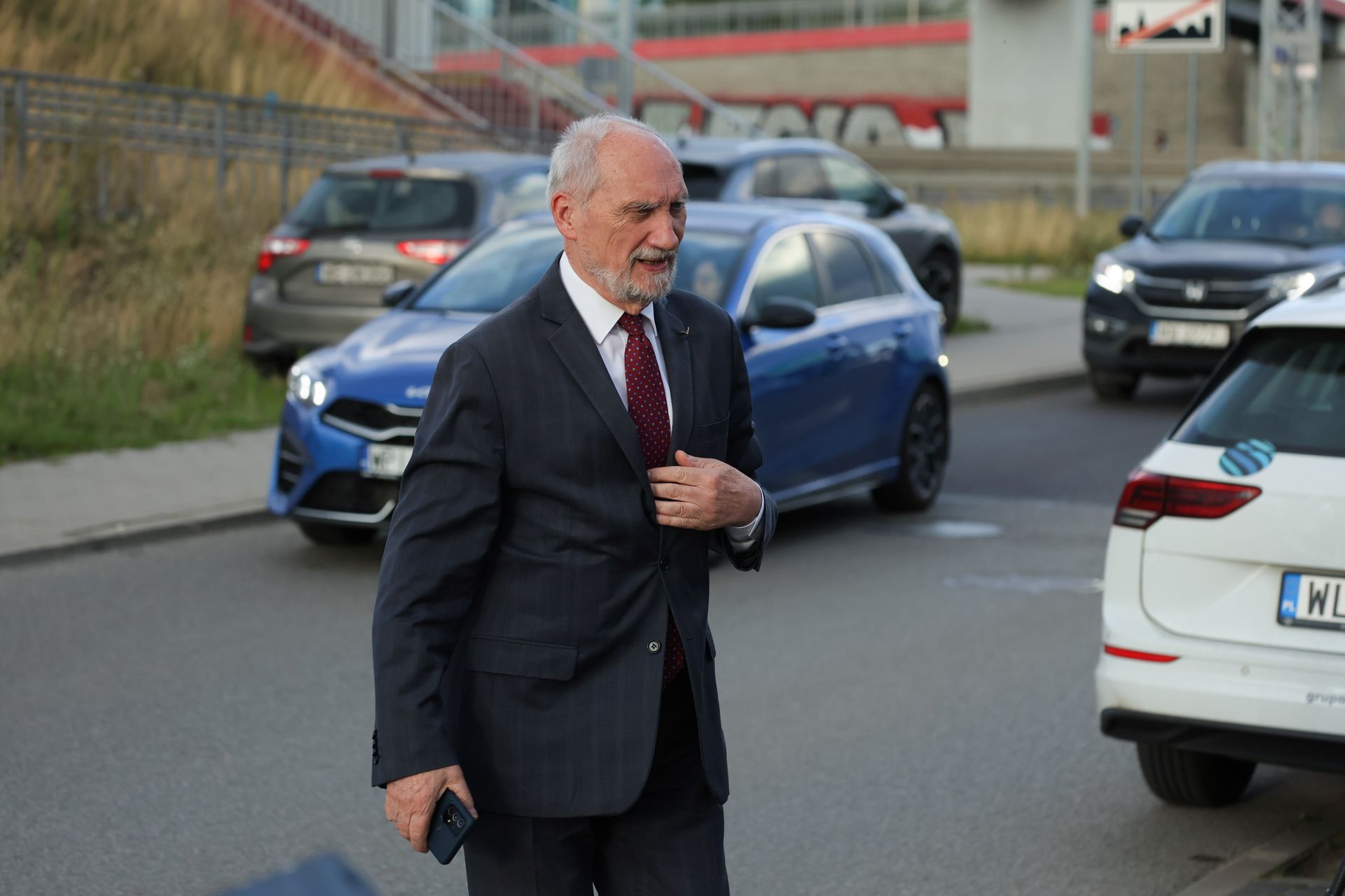 Prokuratura musiała poprawiać wniosek ws. immunitetu Macierewicza