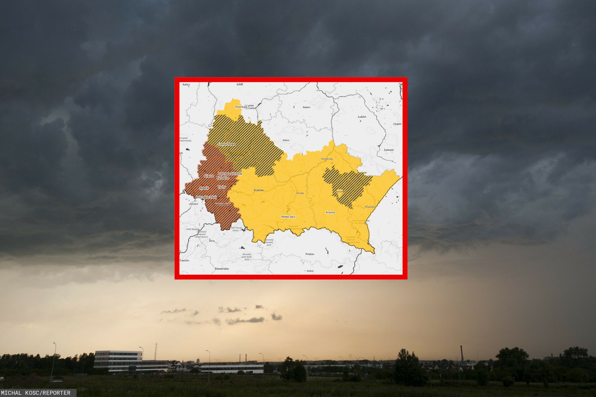 Burze przetaczają się przez Polskę. Nawalne opady na Śląsku, służby alarmują