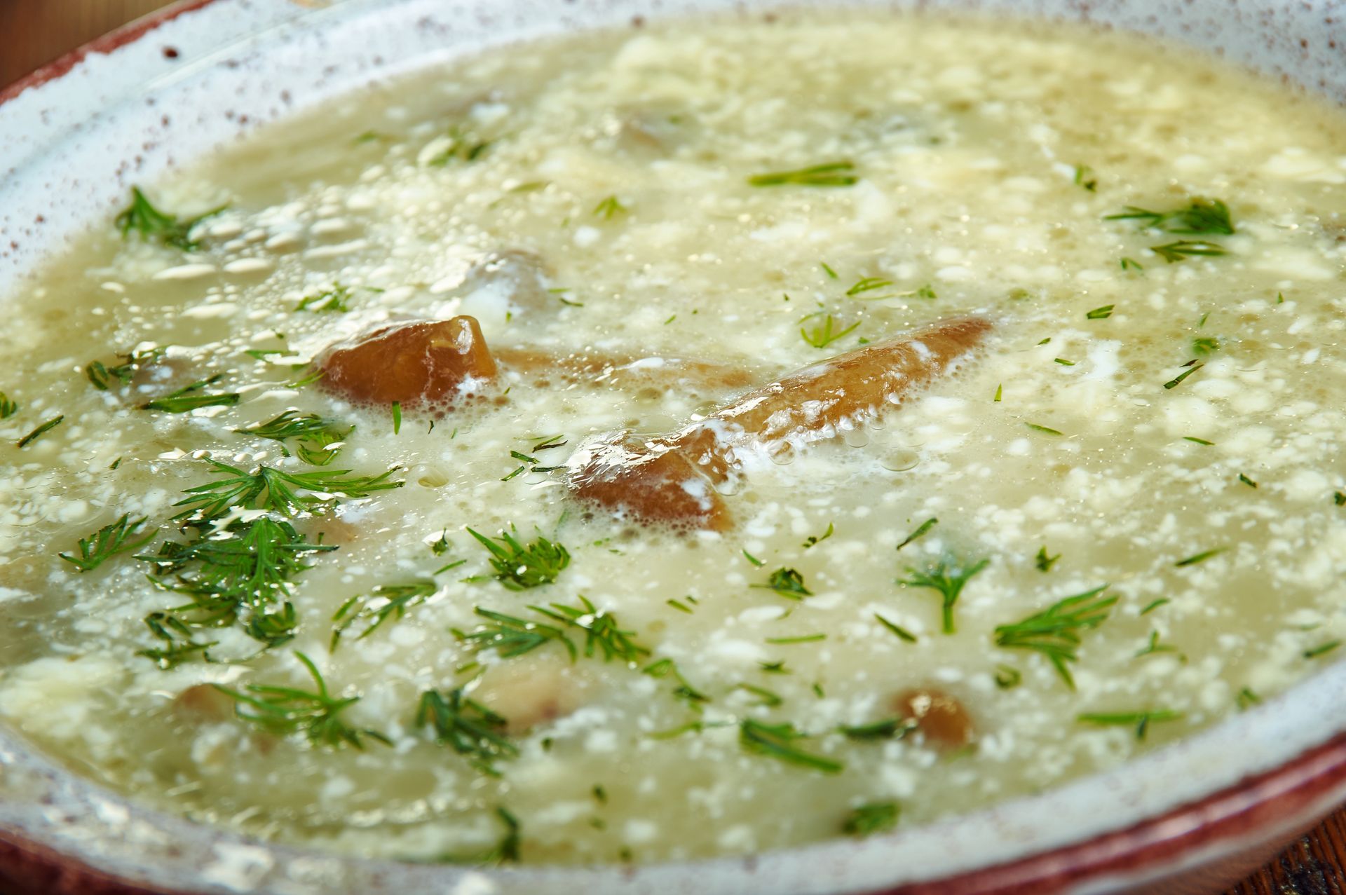 Pod żadnym pozorem nie wlewaj tak śmietany. Cały trud gotowania pójdzie na marne