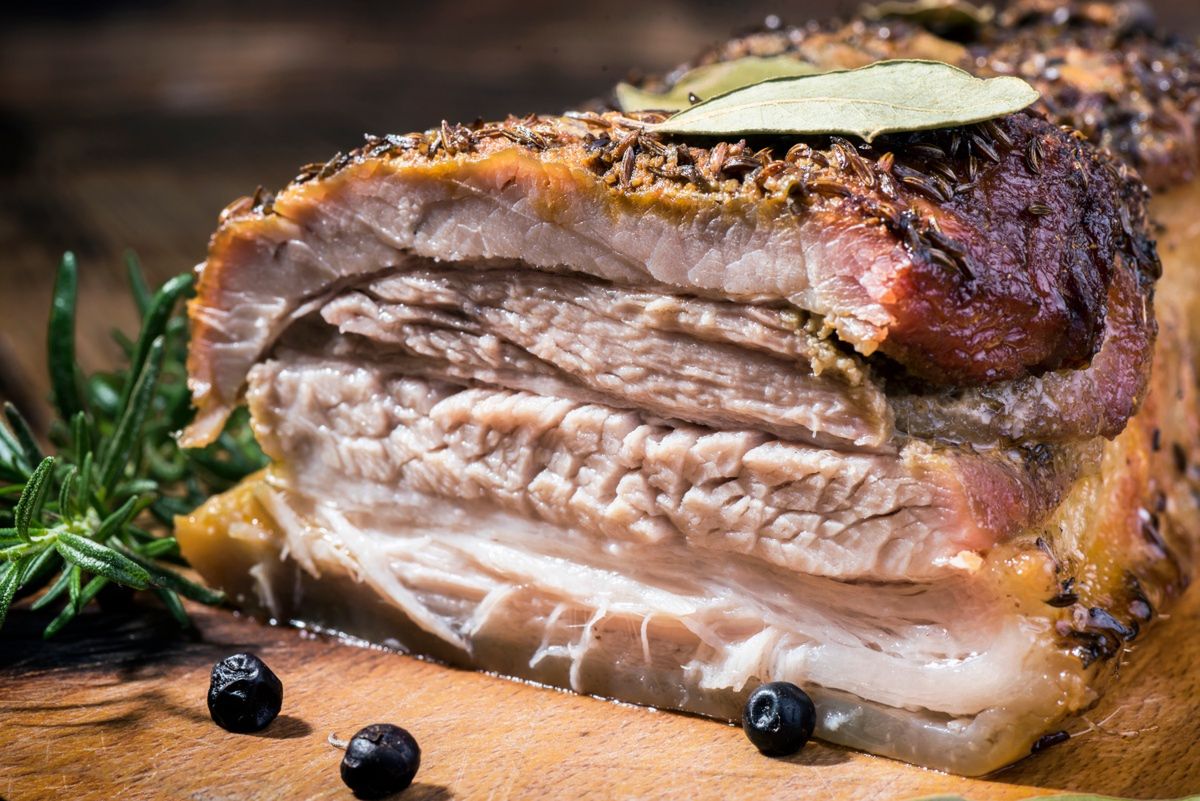 Boczek na Wielkanoc piekę w tej temperaturze. Wychodzi mięciutki, soczysty i doskonale się kroi