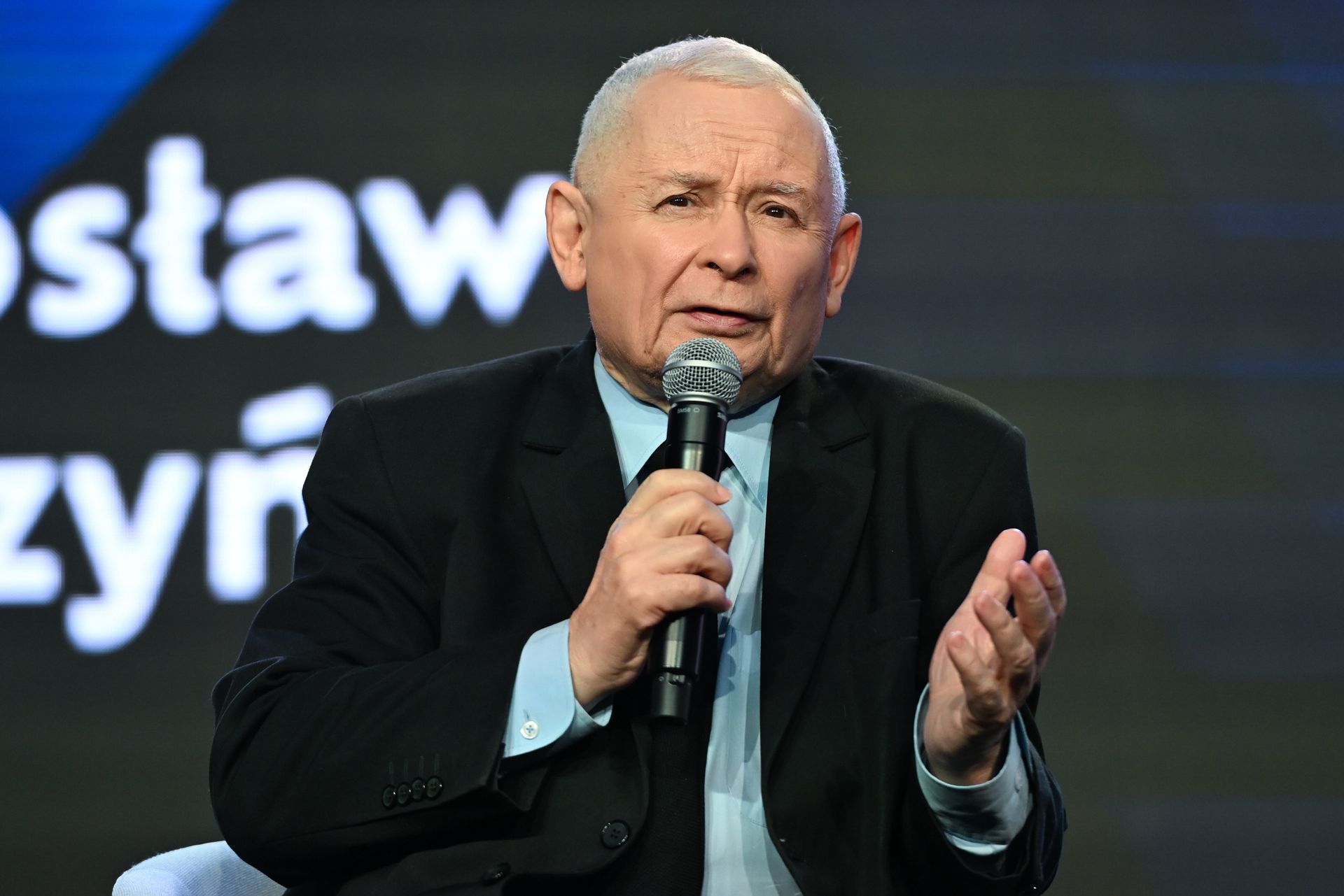 Remont przy domu Kaczyńskiego. Po latach pojawią się nowi sąsiedzi