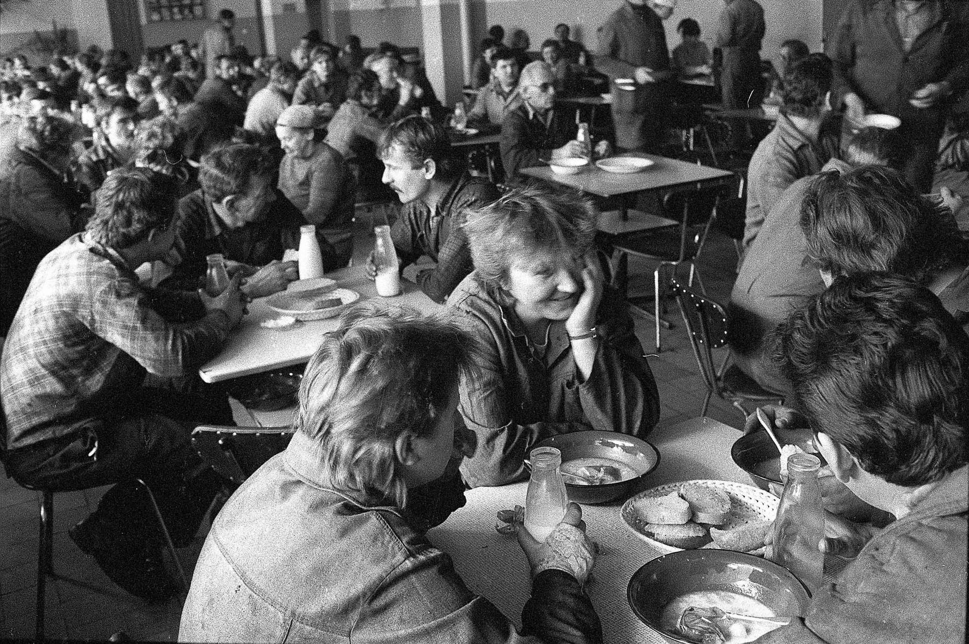 Raz zraz i dla męża bitki z kompotem. Co jeszcze się jadało na obiad w PRL-u?