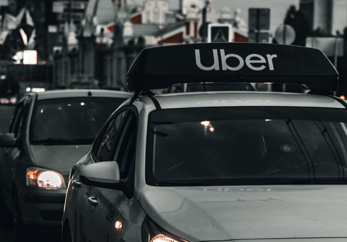 Uber tnie zespół obsługi klienta. Tłumaczy to wdrożeniem AI