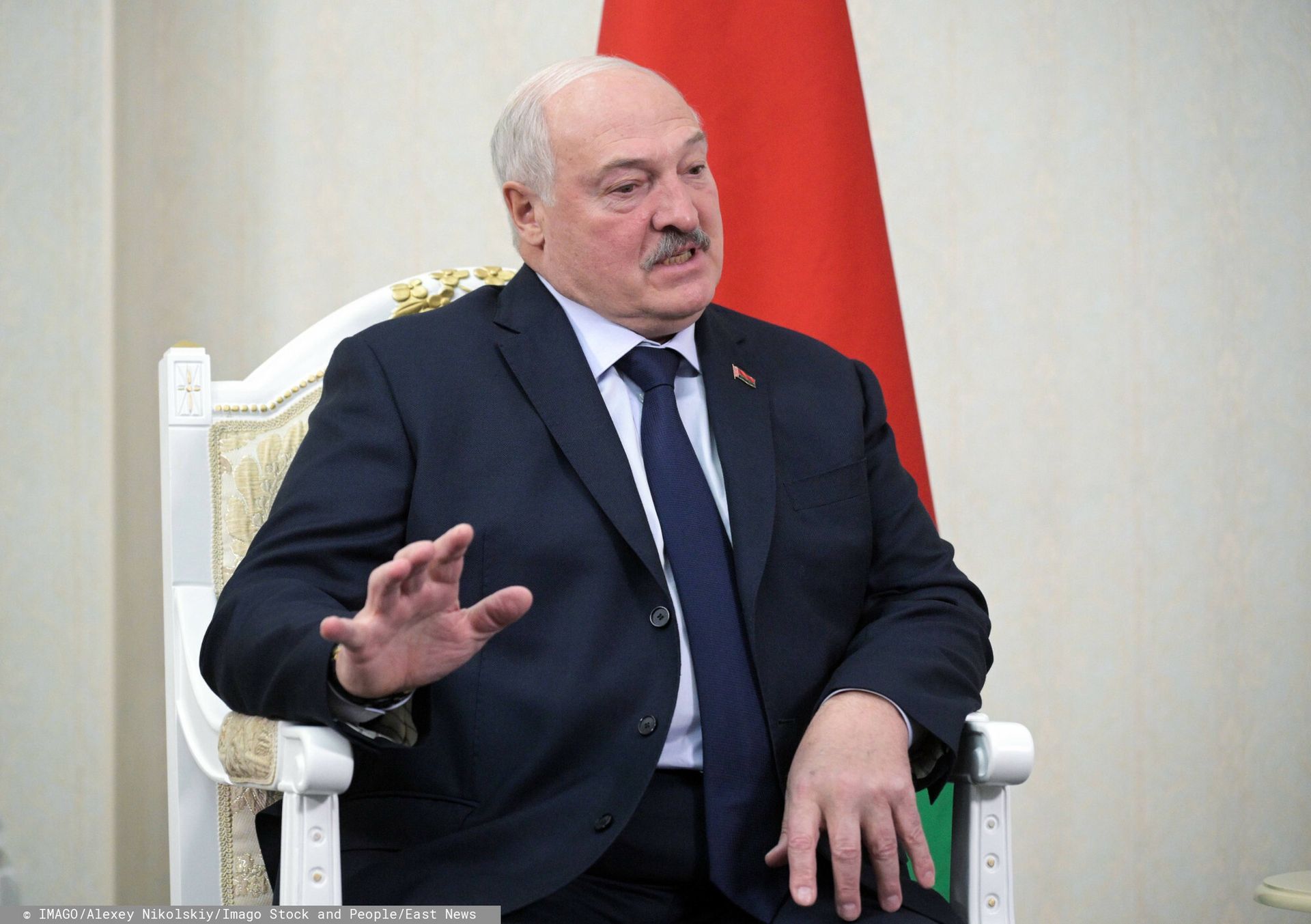 Twarde lądowanie Łukaszenki. Kontuzja podczas meczu hokeja