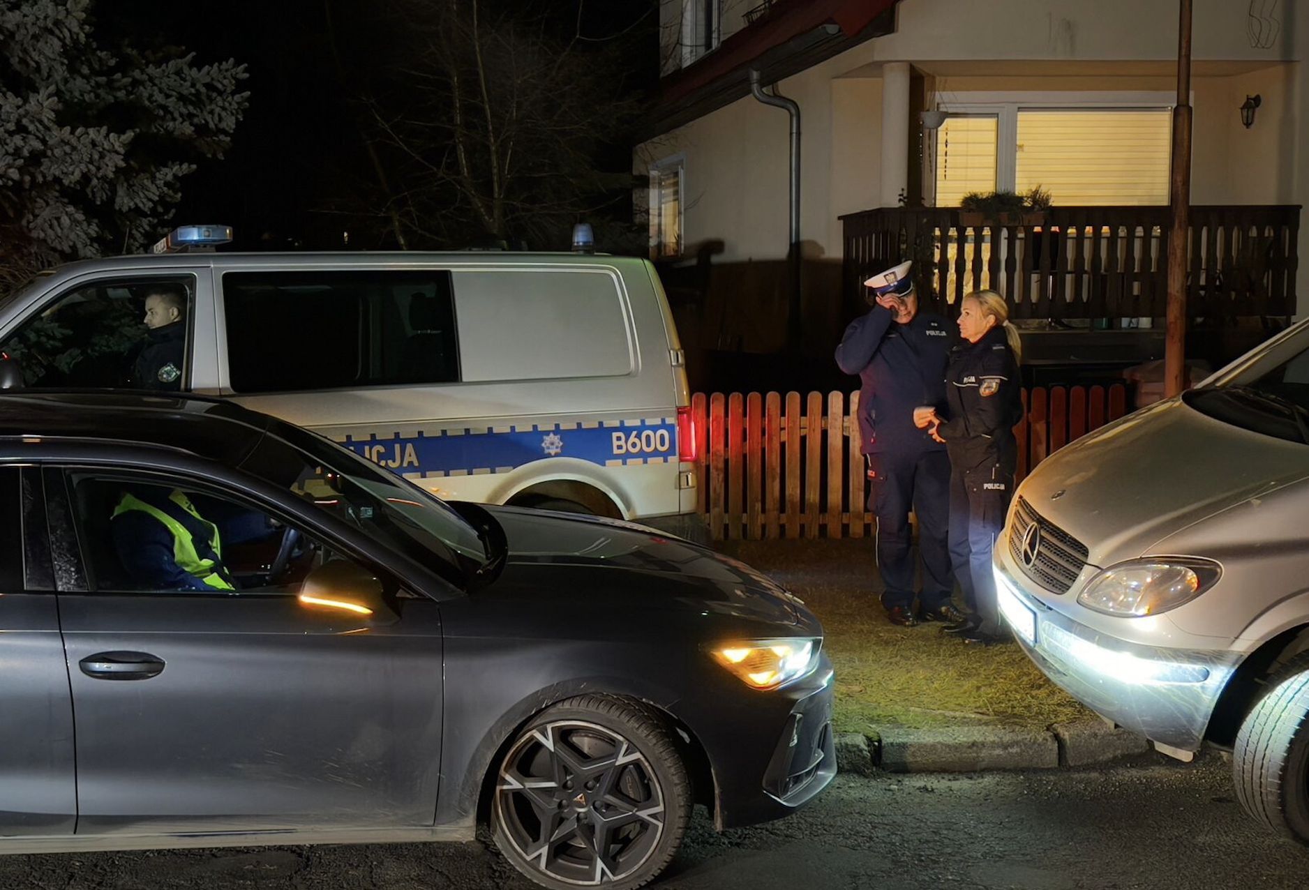 Jelenia Góra w żałobie. Po śmierci 11-latki uczniowie dostaną wsparcie psychologiczne