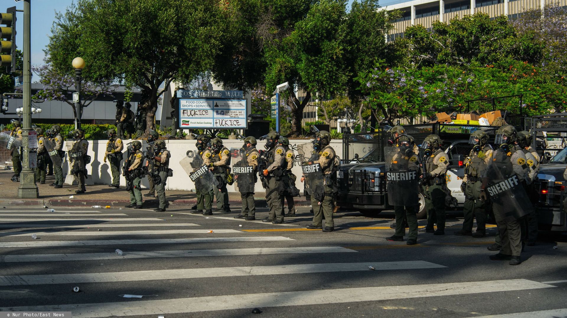 Stan nadzwyczajny w Los Angeles. Odpowiedź na obławy na imigrantów