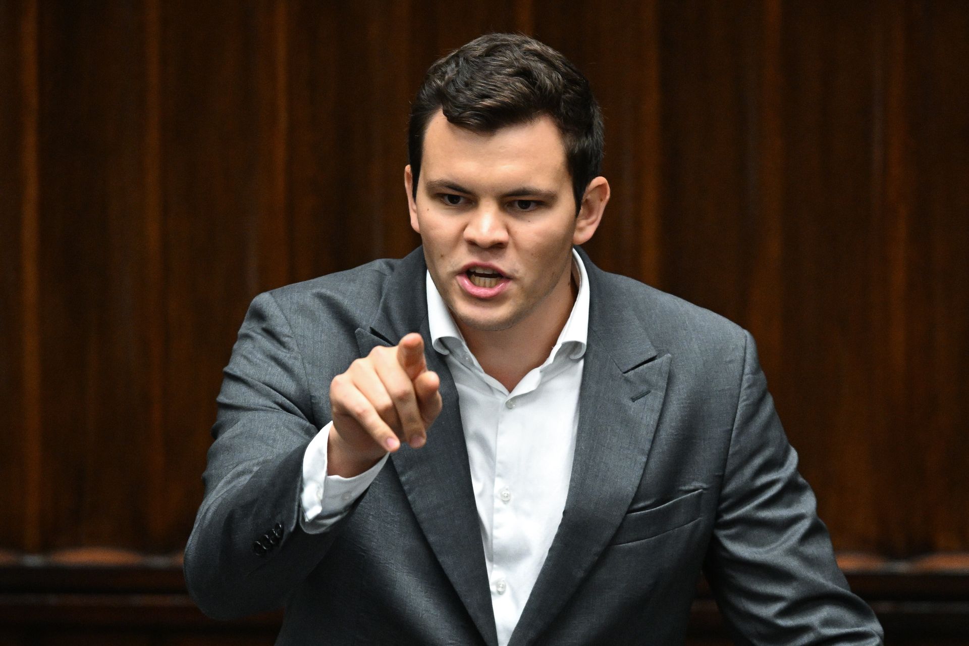 Kasa szła do firmy partnerki. Sejm rozgrzeszył posła Gomołę