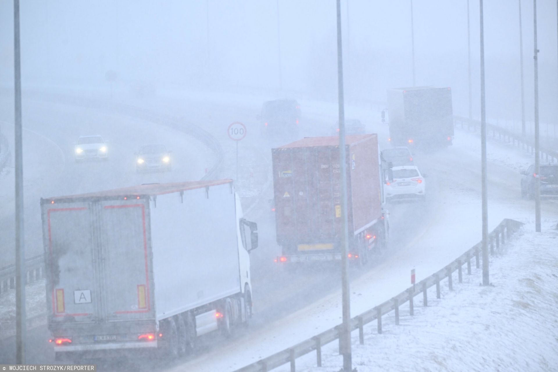 Sytuacja jest naprawdę ciężka. "Muszą pracować na kolanie"
