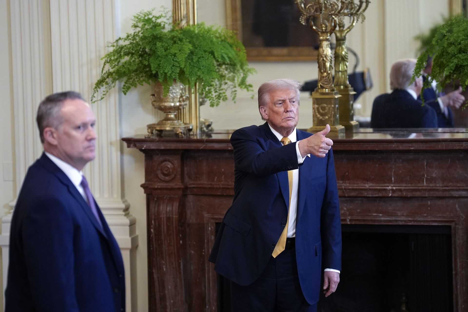 "Ogromna umowa z Japonią". Trump odtrąbił sukces