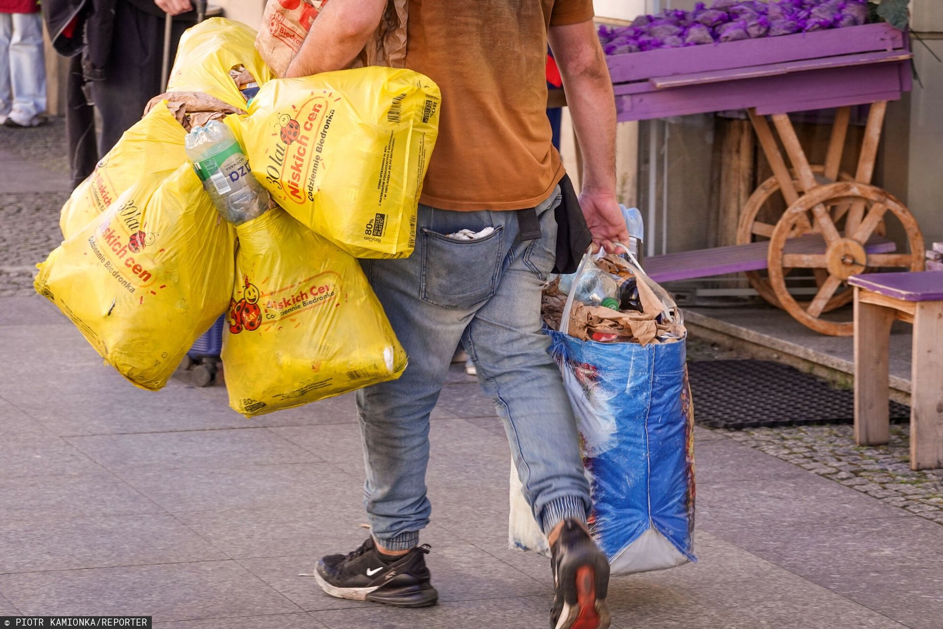 Butelek nie wolno zgniatać, Polacy tracą cierpliwość. Wskazują logistyczny koszmar