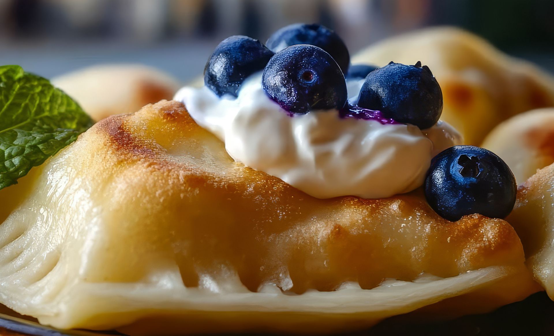 Przepis przywiozła koleżanka z Węgier. Złociste i proste pierogi na słodko