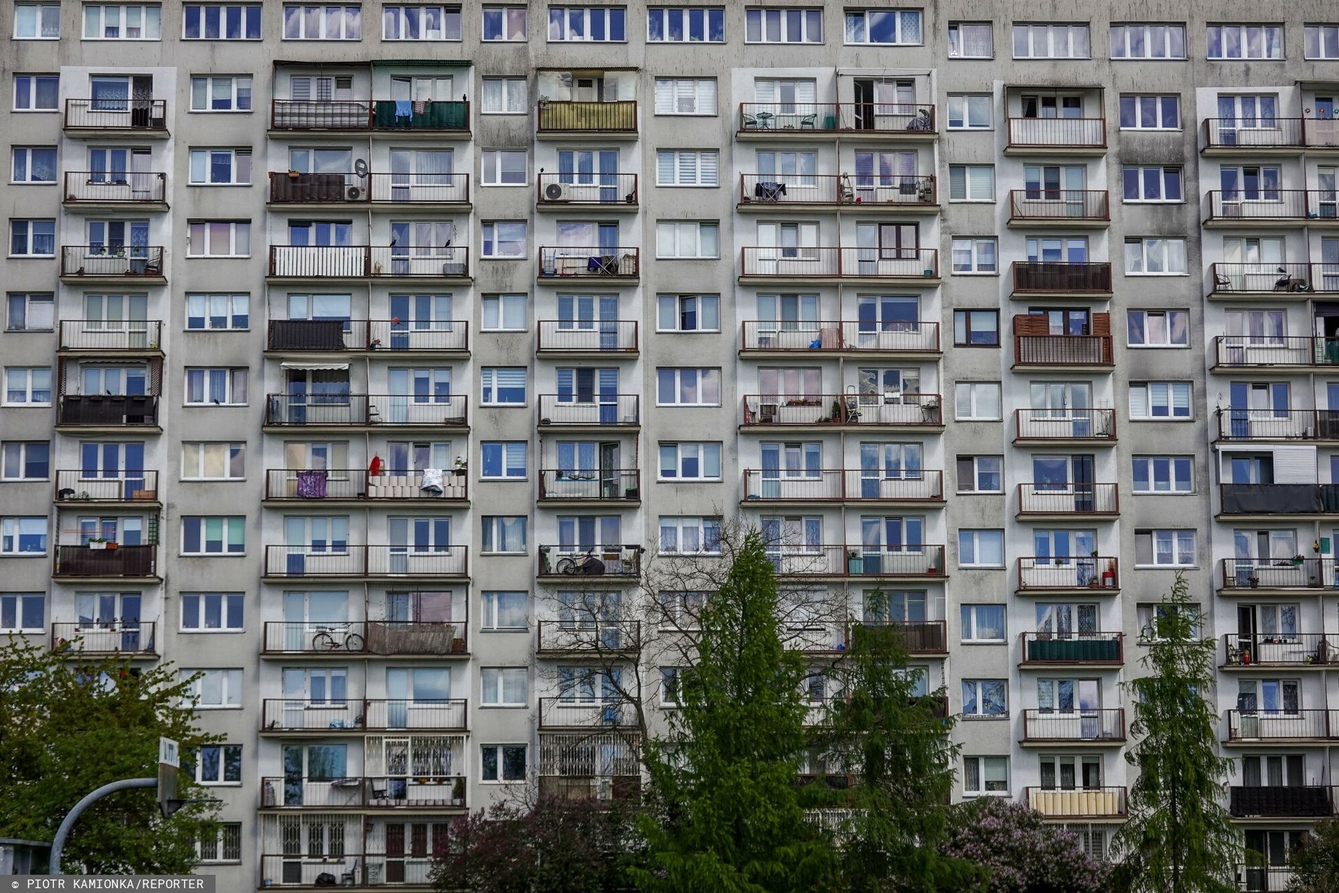 Flip na testamencie. Sprzedała spadek. Teraz ściga ją komornik
