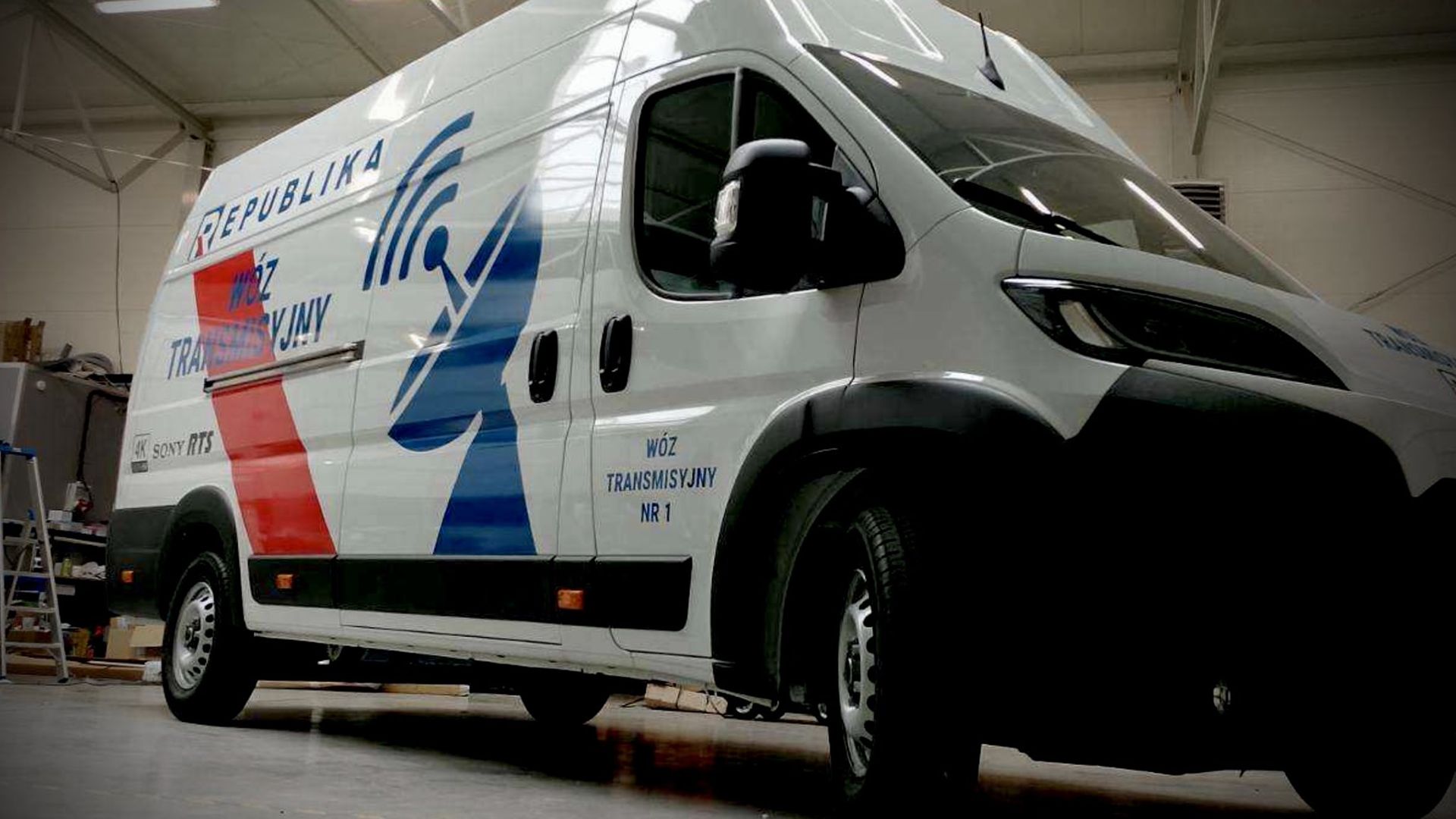 Republika pokazała nowy wóz transmisyjny. Trwa przebudowa pojazdu