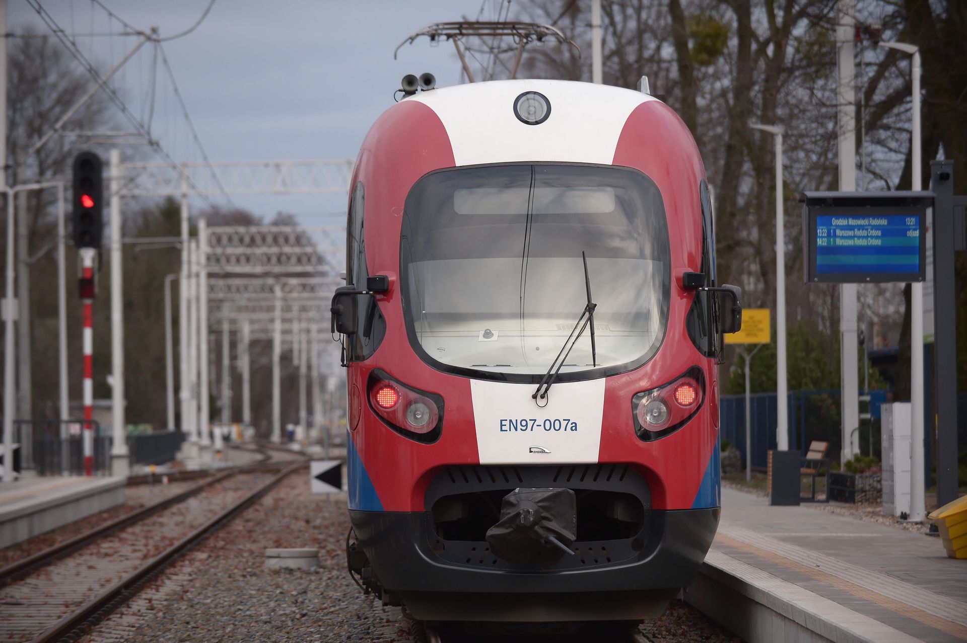 Tragedia w pociągu WKD pod Warszawą. Nie żyje pasażer