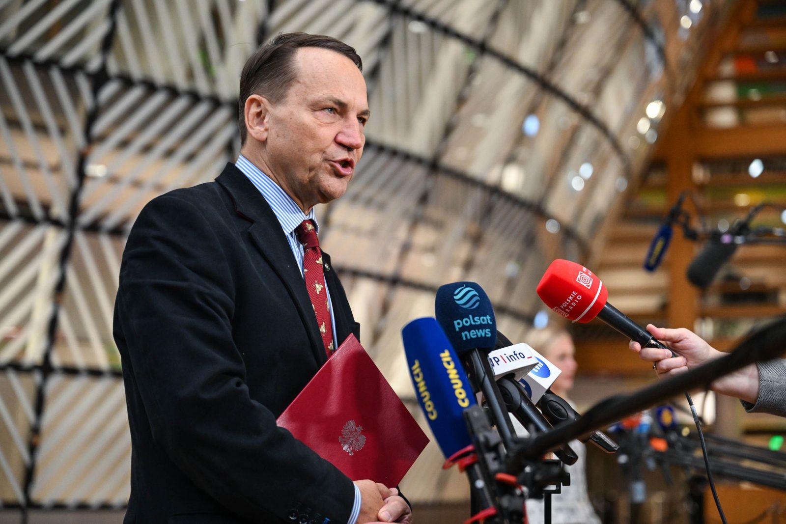 Sikorski wprost o armii federalnej UE. Proponuje alternatywę