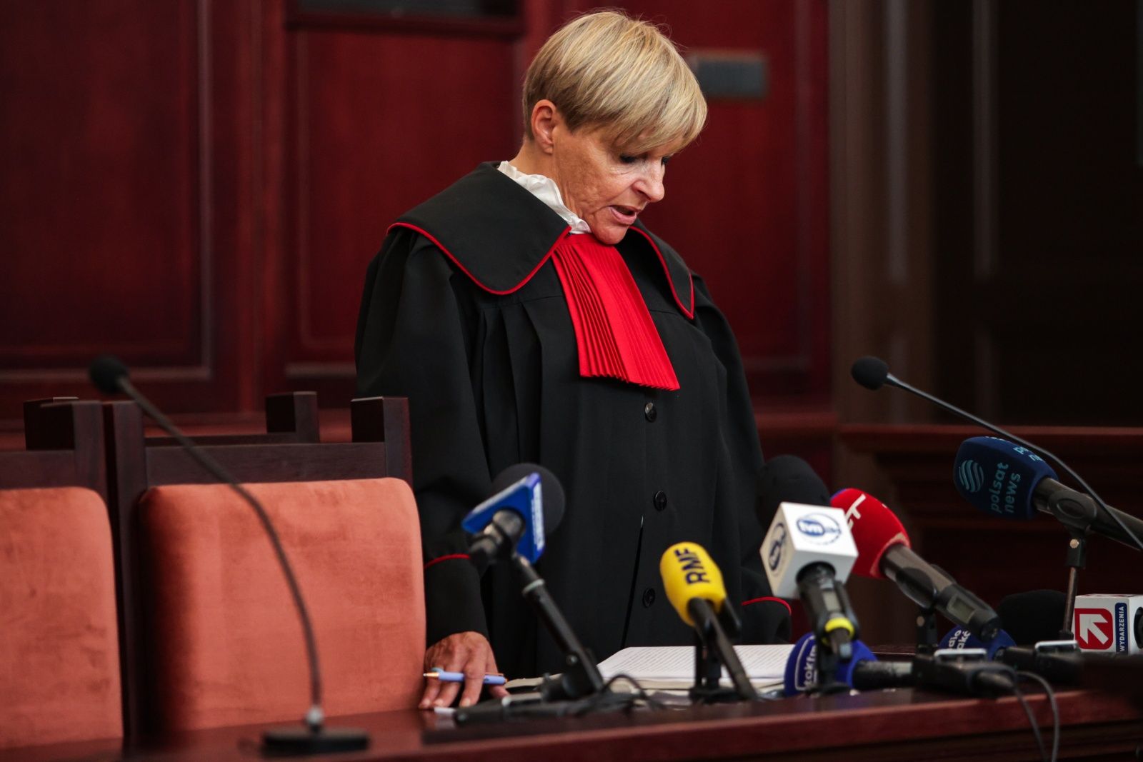 Zamarzła 500 m od komisariatu. Ruszył proces po śmierci 14-latki