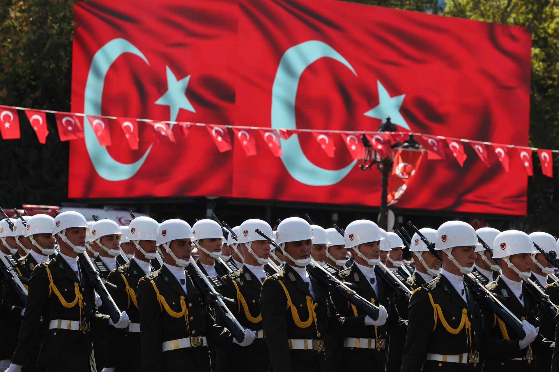 Rakieta Iranu nad Turcją. Człowiek Erdoğana zabrał głos