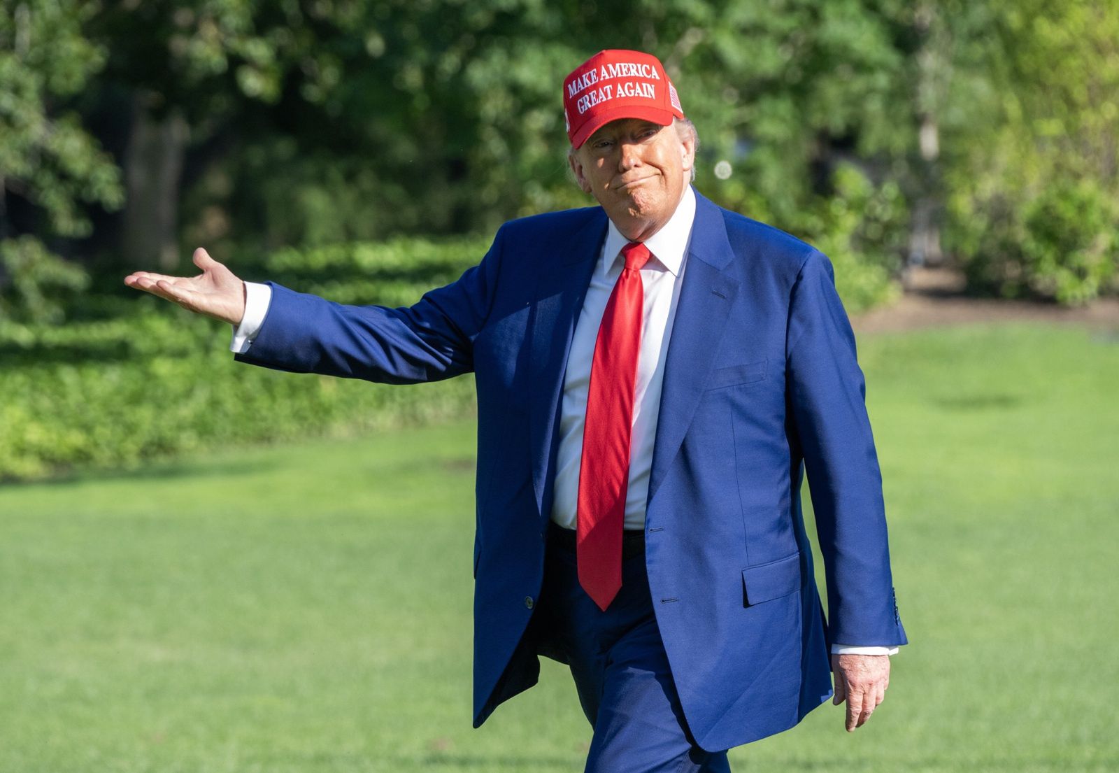 Trump wstrzymuje się z kolejnymi atakami na Iran. Co dalej?