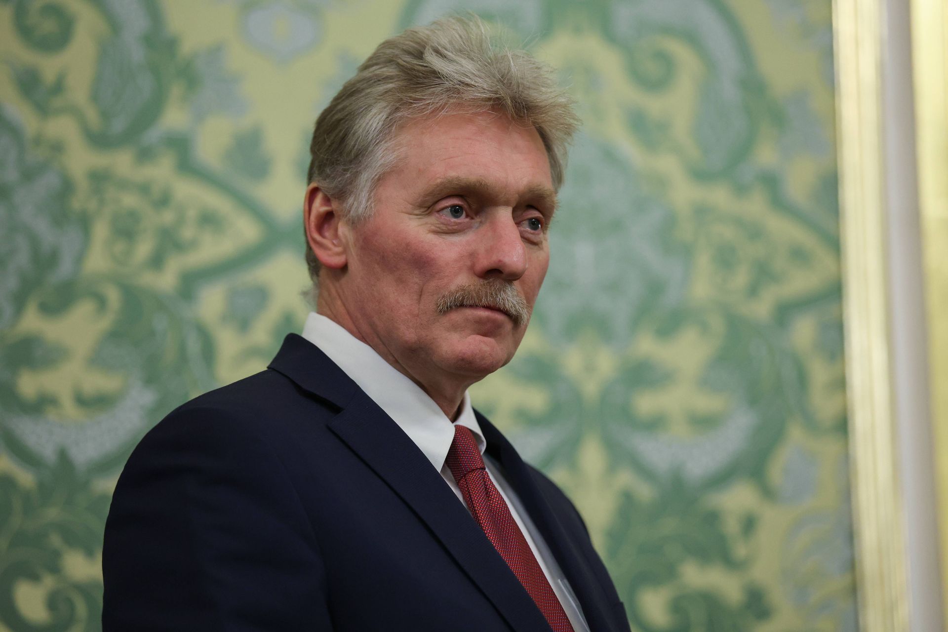 Pieskow uderza w Wielką Brytanię. "Regularnie dolewa oliwy do ognia"