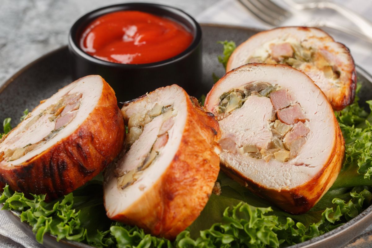 Na obiad robię kotlety po hrabiowsku. Sekret tkwi w pysznym farszu