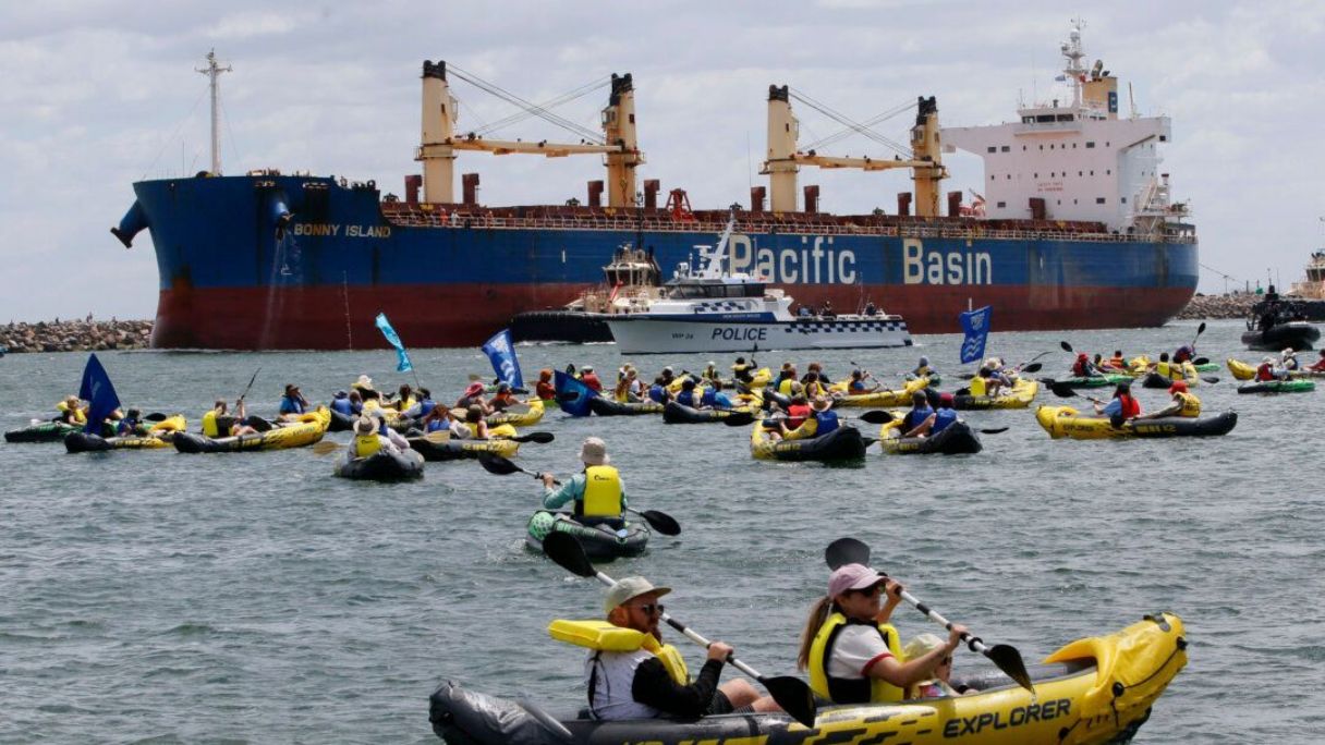 Greenpeace wspiął się na statek z węglem. Protest u wybrzeży Australii