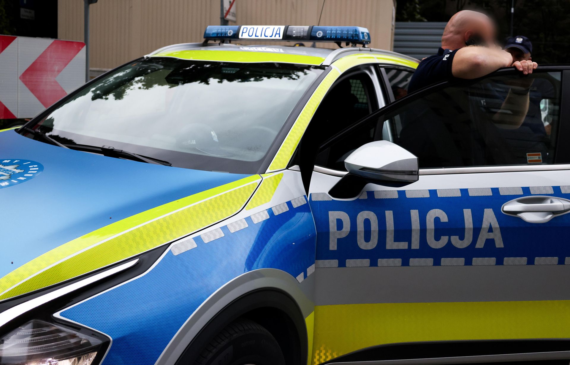 Policjant straci pracę. Oskarżony jest o napaść seksualną