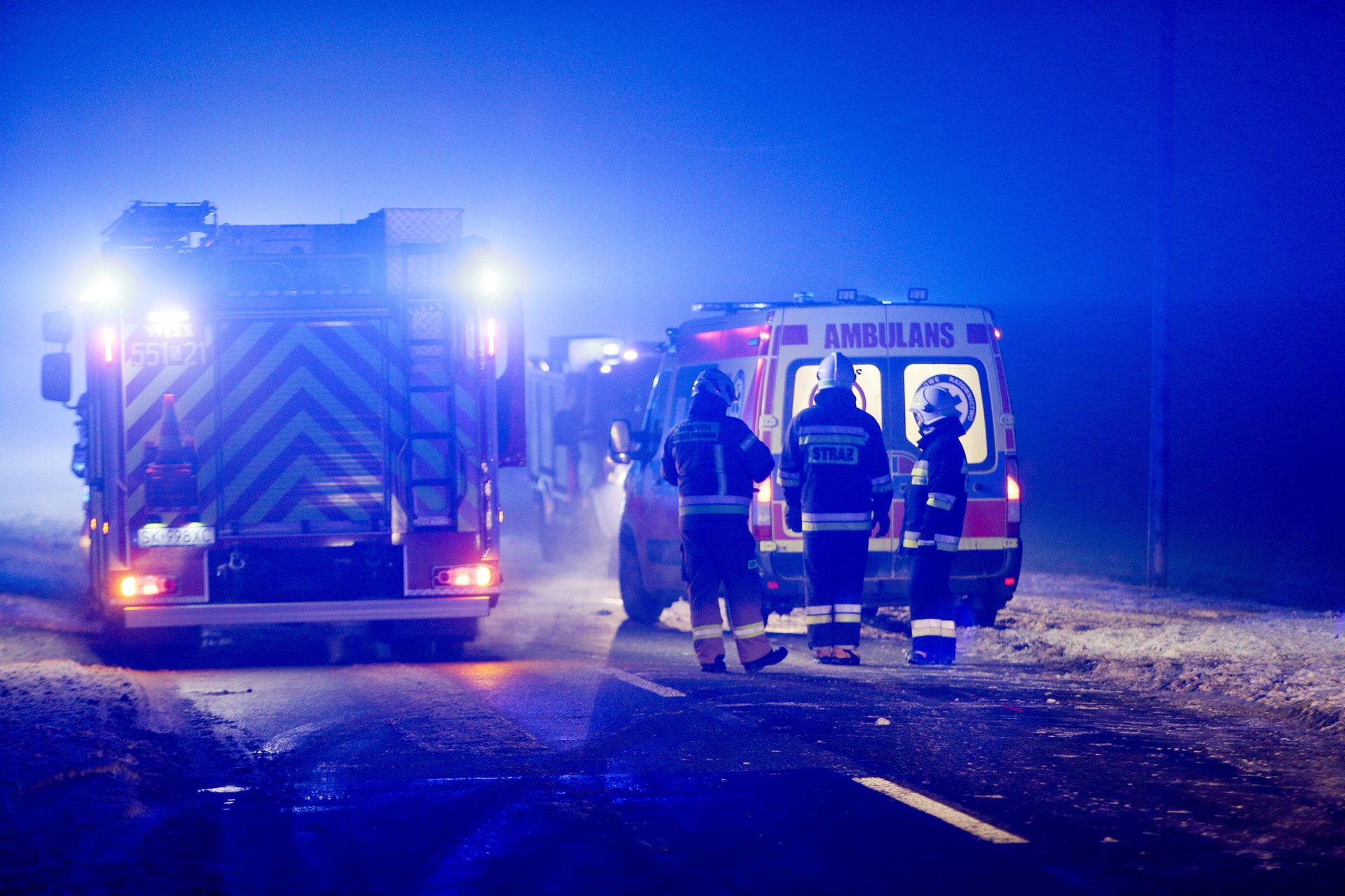 Poważny wypadek autokaru na A4. Wypadł z drogi