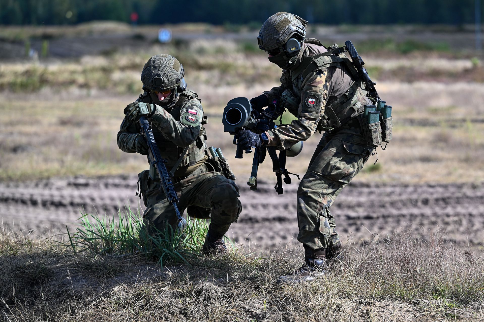 Polacy zgłosiłoby się do obrony kraju? Najnowszy sondaż