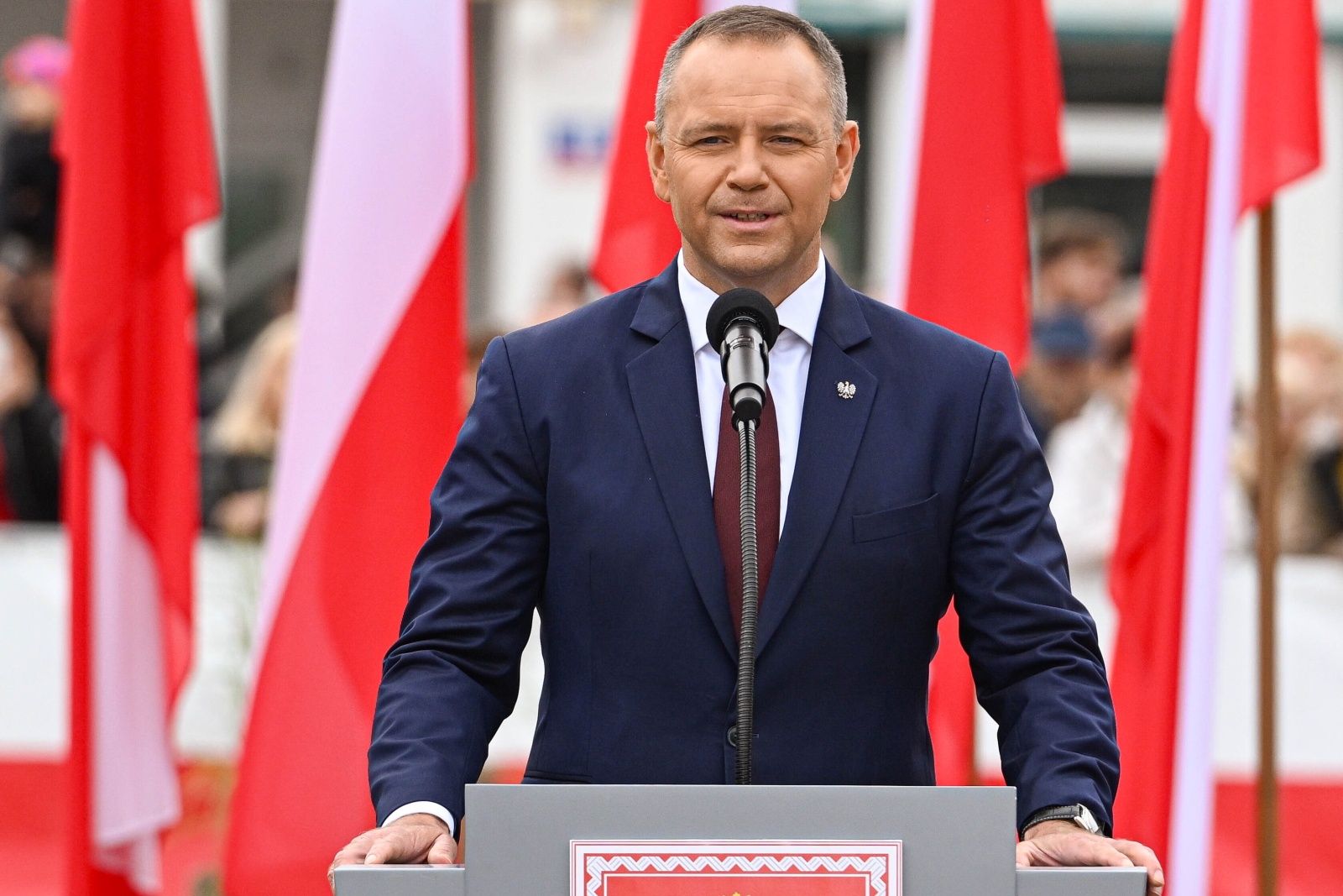 Cennik na prezydenta? Ujawniają, ile kosztuje rozmowa z Nawrockim