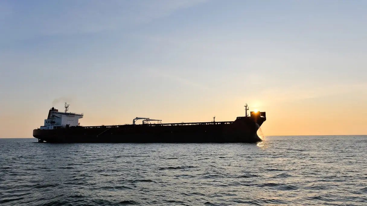 Tankowce omijają Cieśninę Ormuz. Ubezpieczyciele wycofują polisy